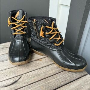 Sperry Womens Saltwater quilted rainboot size 6.5